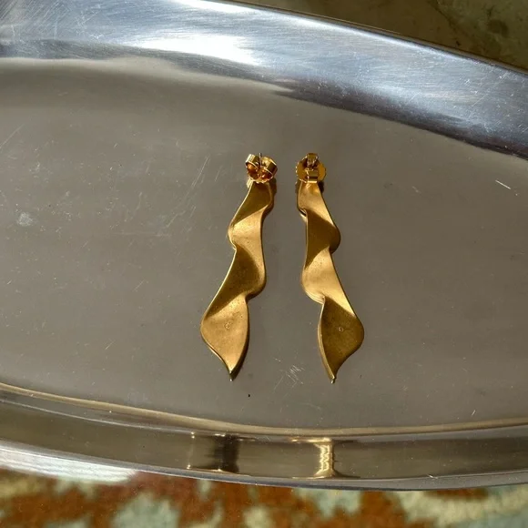 Vintage Brushed Matte Good Tone Long Earrings - Picture 2 of 2